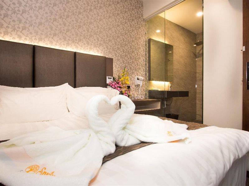 Spring Season Hotel Muar Exterior photo