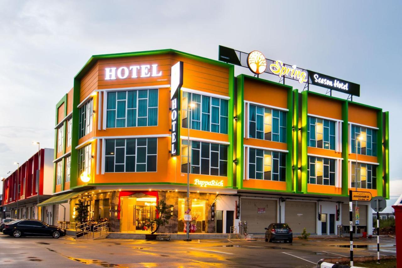 Spring Season Hotel Muar Exterior photo