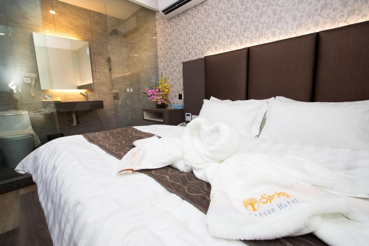 Spring Season Hotel Muar Exterior photo