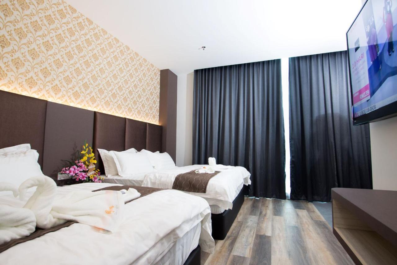 Spring Season Hotel Muar Exterior photo