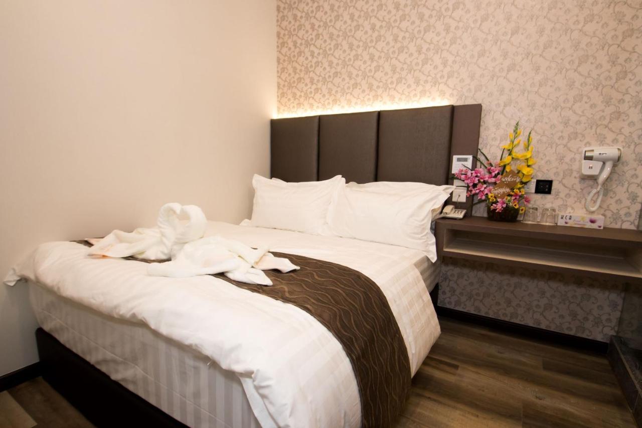 Spring Season Hotel Muar Exterior photo